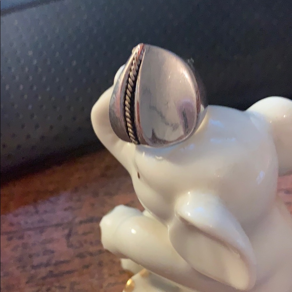Silver tone ring